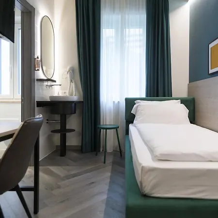 Готель All'azzurro 4*